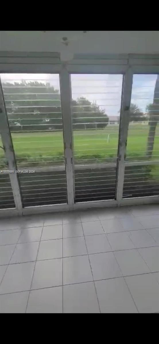 Foto del edificio - 3145 N Palm Aire Dr