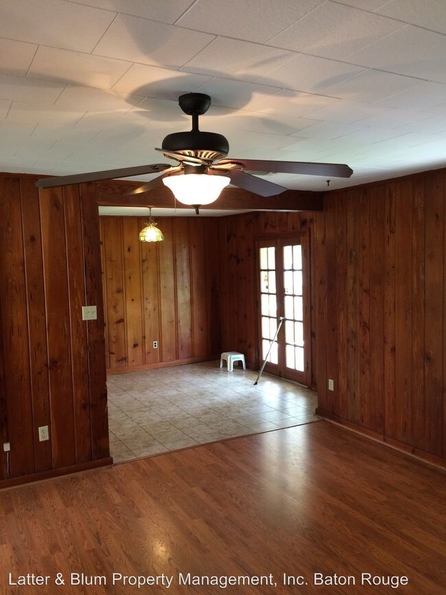 Building Photo - 4966 Bluebonnet Rd