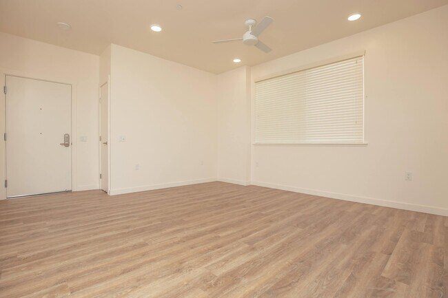 1x1 Dining Room - Mossdale Landing