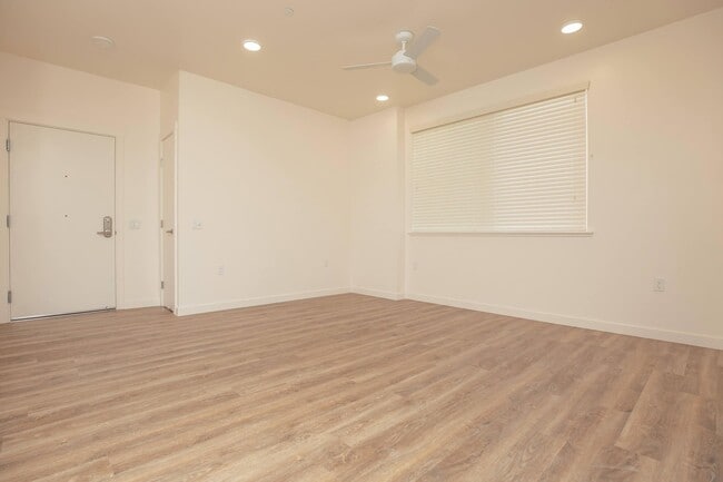 1x1 Dining Room - Mossdale Landing