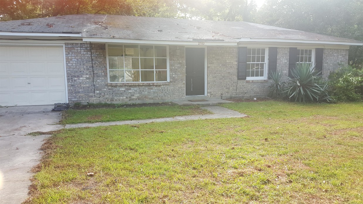 Foto principal - 2703 Riverside Ln