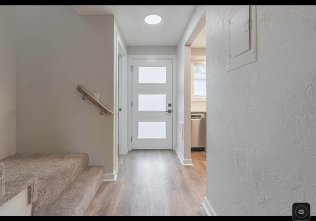Building Photo - 118 S 53rd St