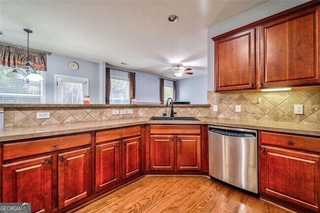 Foto del edificio - 5405 Falls Landing Dr