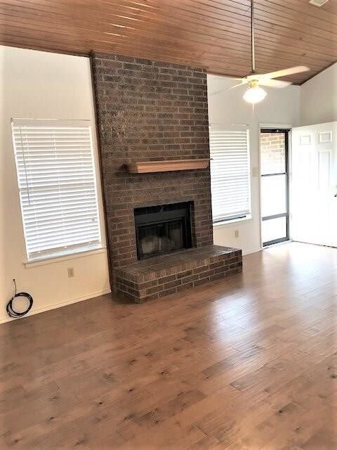 Building Photo - 1009 Riverchase St