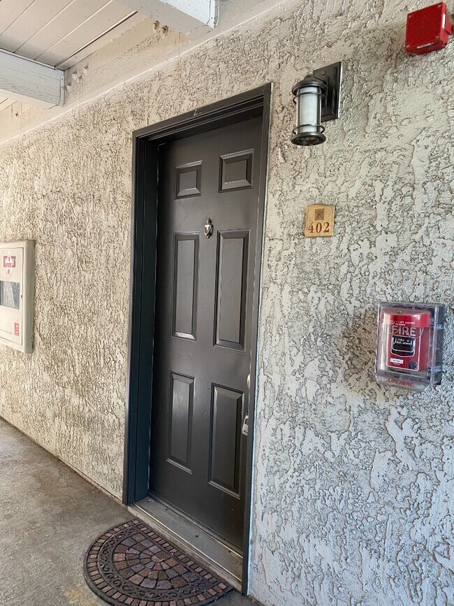 Foto del edificio - Spacious 1-Bedroom Condo in Prime Sunnyvale Location