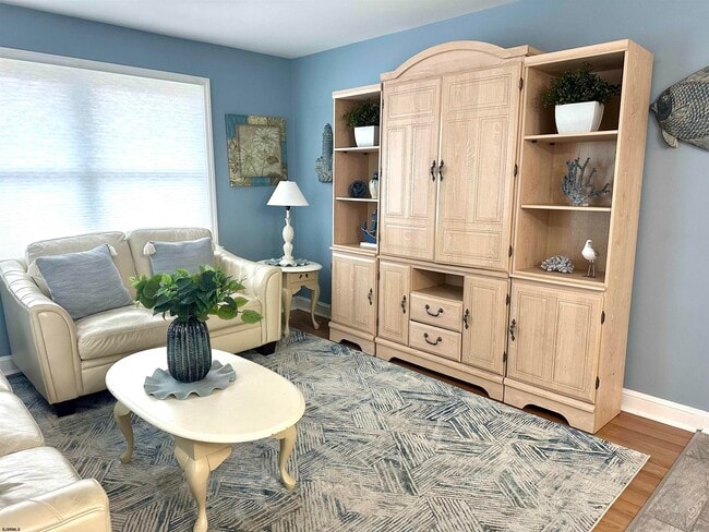 Building Photo - 117 N Wilson Ave