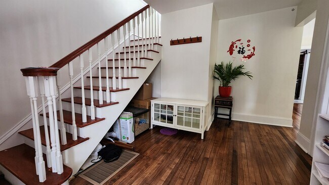 Foto del edificio - 513 S Brooks St