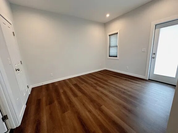 Foto principal - 135 Sagamore St