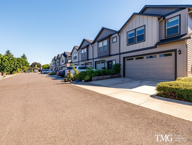 Foto del edificio - 5th Street Townhomes