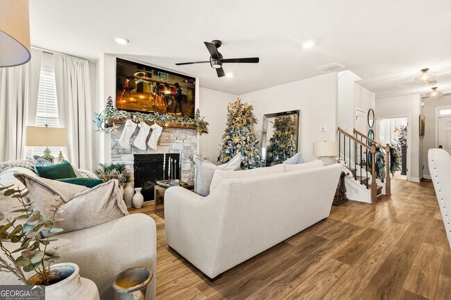 Foto del edificio - 295 Birdie Cir