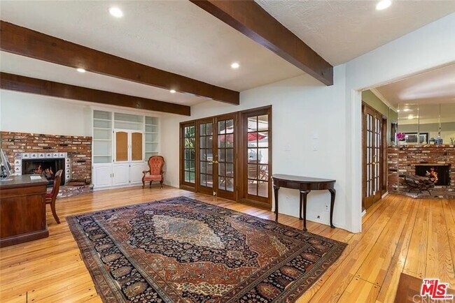 Foto del edificio - 5849 Goodland Ave