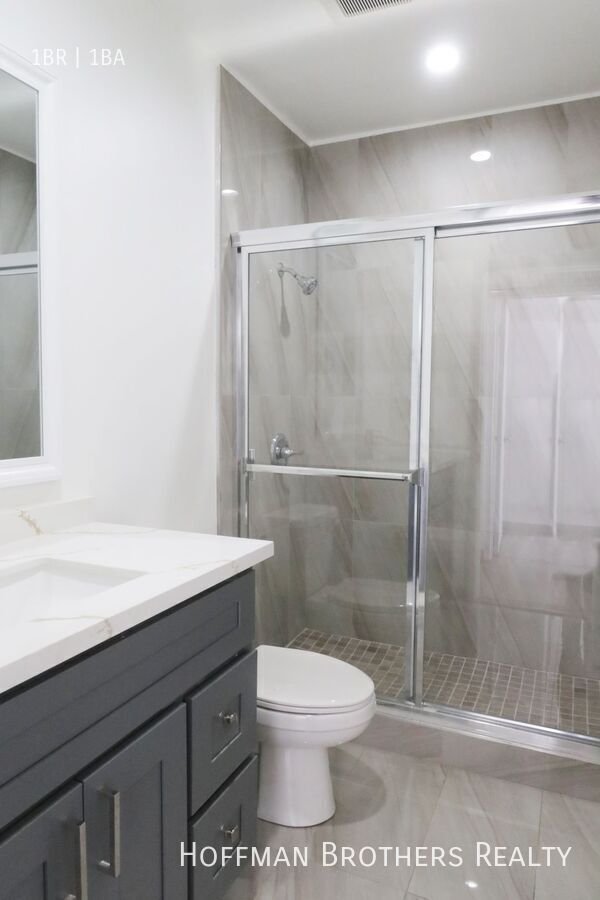 Foto del edificio - 1603 N Poinsettia Pl