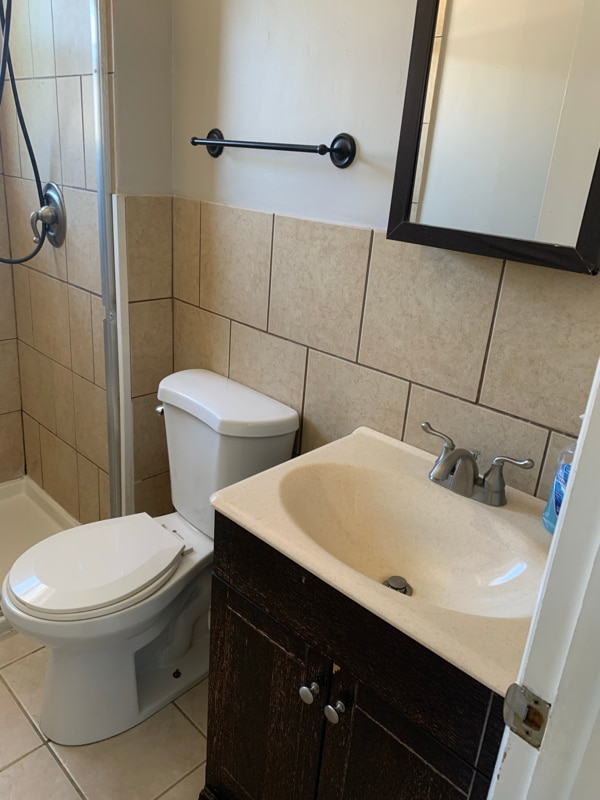 Foto del edificio - 764 Holiday Ln