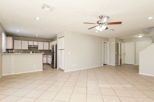 Foto del edificio - 12934 W Laurel Ln