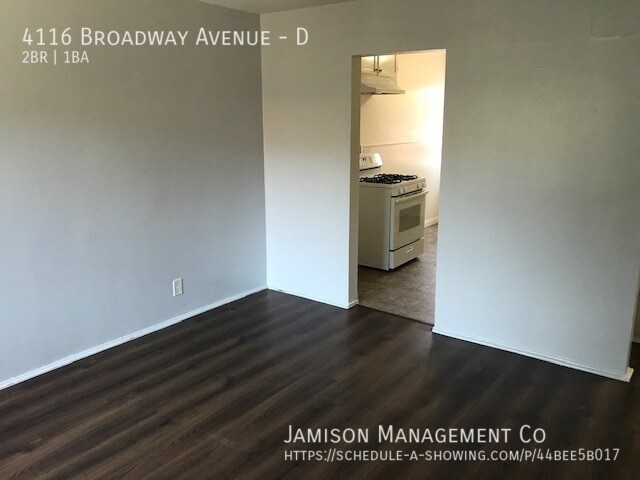 Foto del edificio - 4116 W Broadway