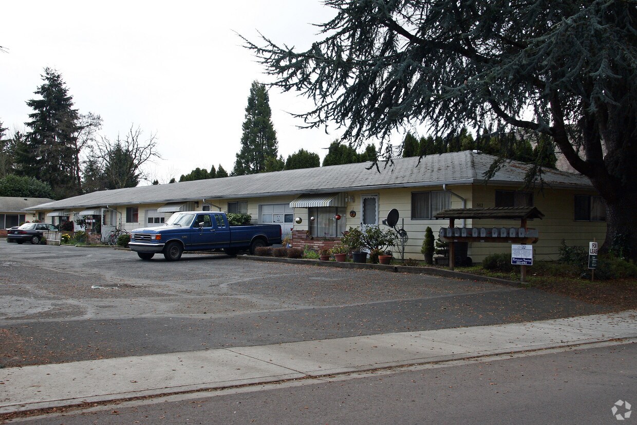 1412 SE Oak St, Hillsboro, OR 97123 Apartments at 1412 SE Oak St