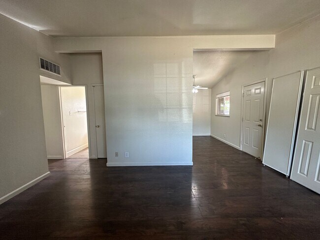 Foto del edificio - 1316 Thorsen Ave
