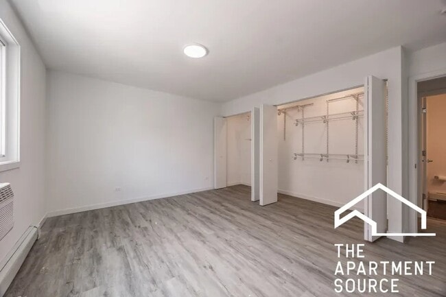 Photo - 7621 N Sheridan Rd (Chicago, IL) Apartment