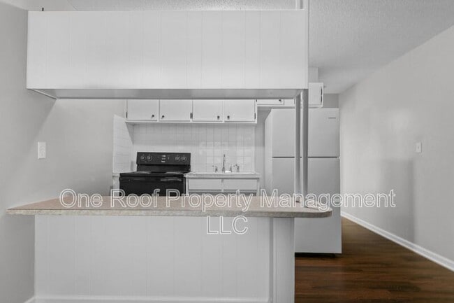 Building Photo - 642 N 31 St