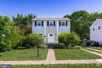 Building Photo - 407 Dickinson Rd