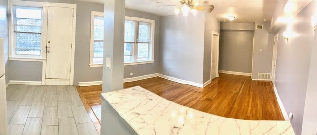 Foto del edificio - 4165 S Archer Ave