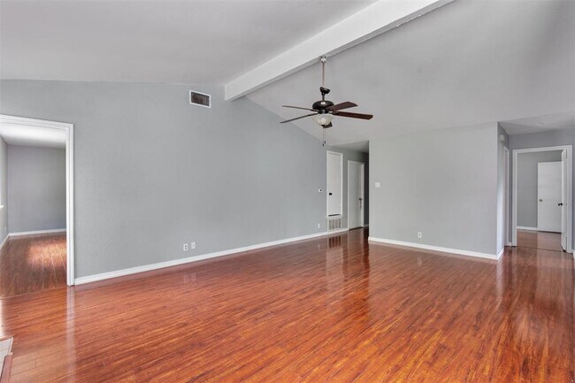 Building Photo - 1806 Krizan Ave