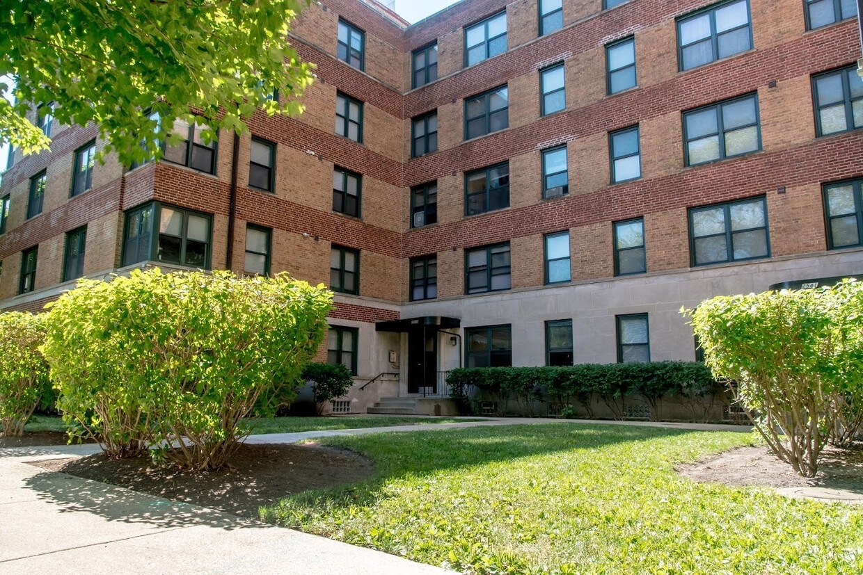 Primary Photo - 2541 W Fitch Ave
