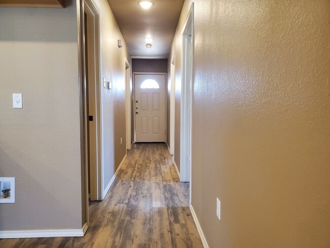 Building Photo - Northeast Lubbock 3/2/1
