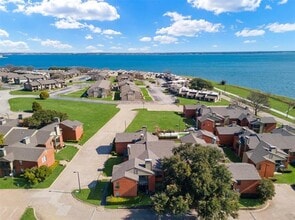 Building Photo - 5909 Lake Hubbard Pkwy