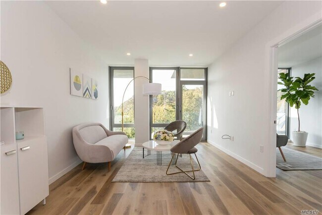 Building Photo - 83-67 116th St