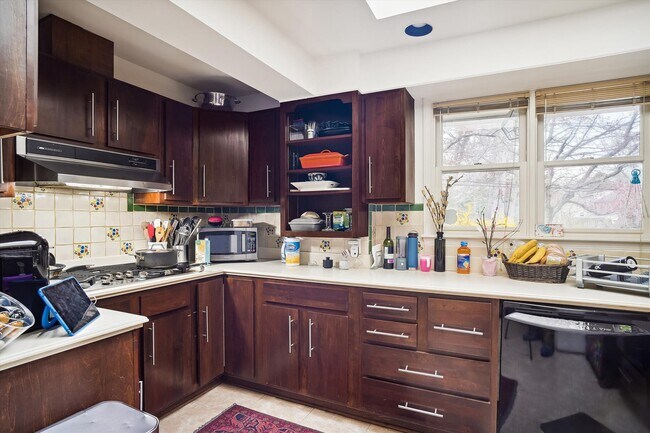 Foto del edificio - 5215 Brookeway Dr