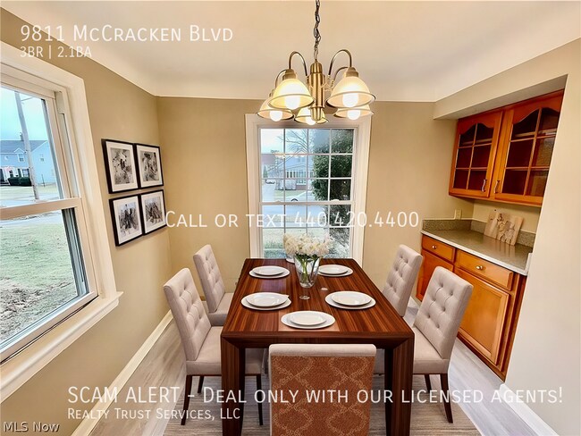 Foto del edificio - 9811 McCracken Rd