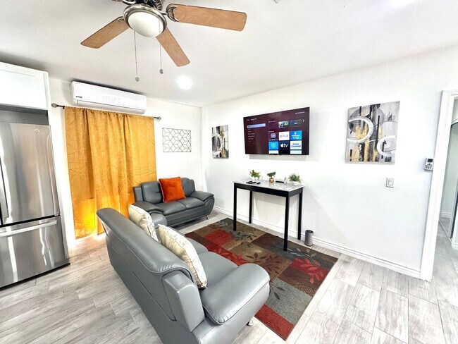 Foto del edificio - 10154 Campo Rd