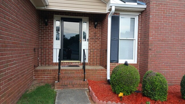 Building Photo - 135 Wexford Ct