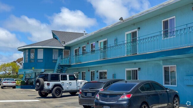 Building Photo - Center Village Oceanside