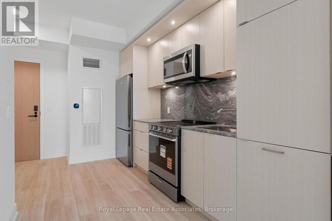 Building Photo - 25 Cordova Ave