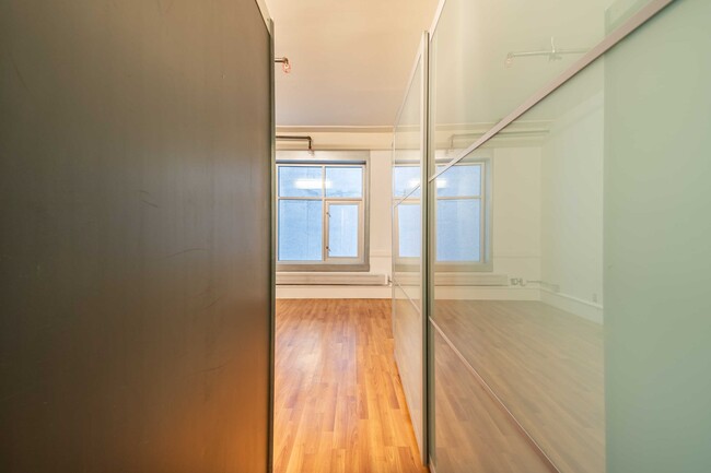 Foto del edificio - 83 McAllister St