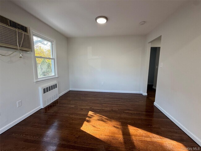 Foto del edificio - 123 Denton Ave