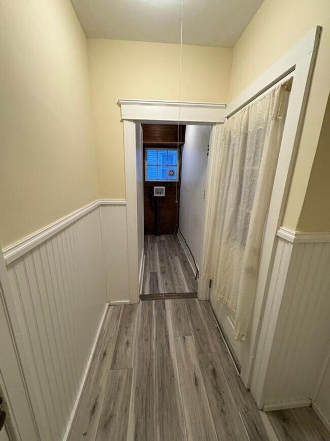 Building Photo - 177 Ingleside Ave