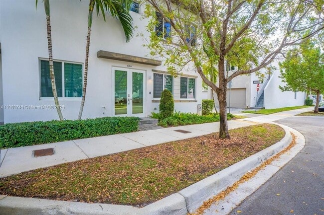 Foto del edificio - 6611 NW 102nd Path