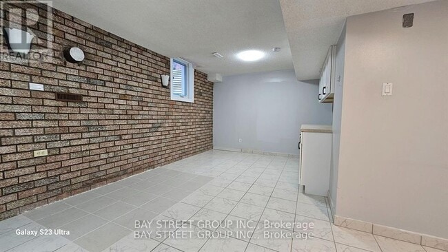 Building Photo - 627 Aberdeen Ave