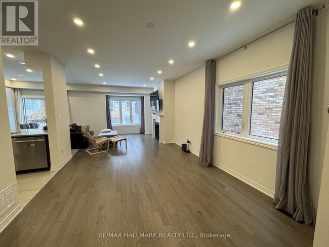 Photo du bâtiment - 3945 Leonardo St