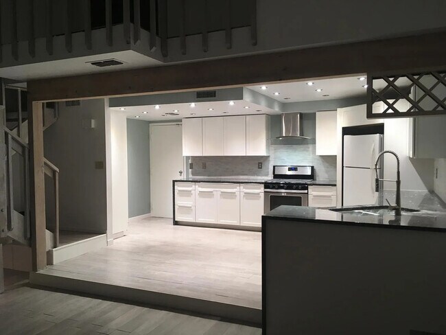 Foto del edificio - 2316 Gosford Rd