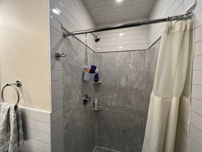 Foto del edificio - 14 Stickney Ave