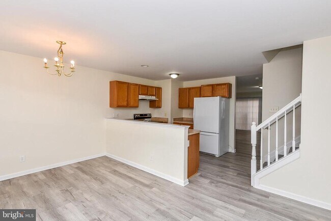 Building Photo - 24 Sanford Dr