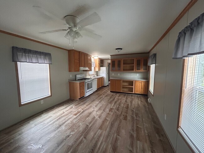 Building Photo - 4 Deer Run Pky