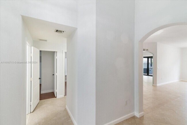 Foto del edificio - 1649 SW 154th Ct