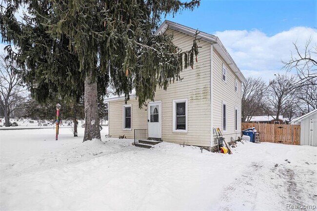 Building Photo - 532 E Broad St