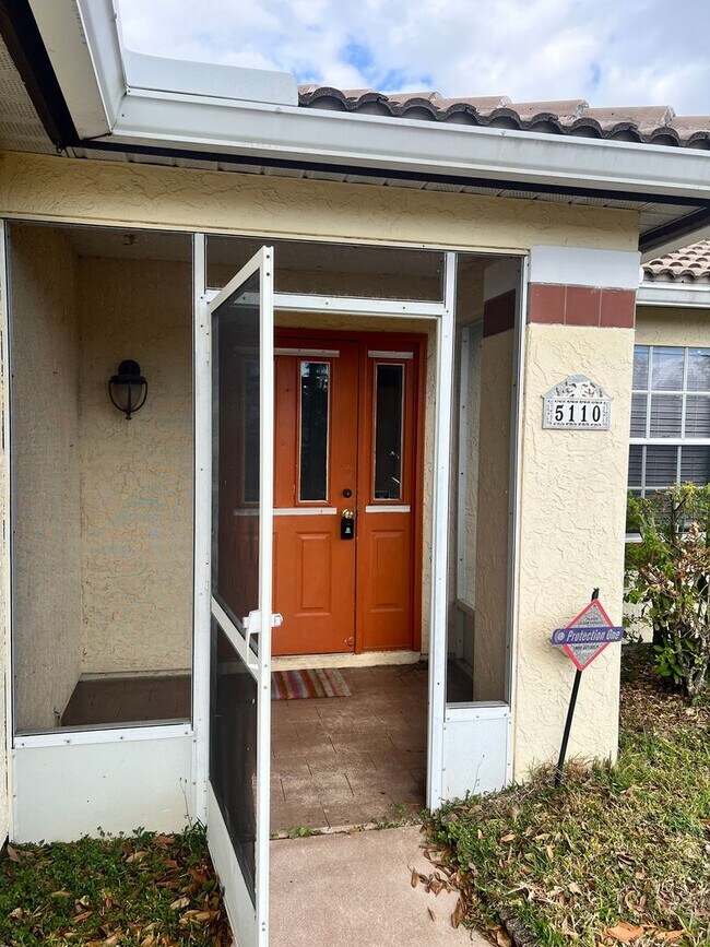 Foto del edificio - COZY 3 BEDROOM, 2 BATH HOME WITH TILE & LAMINATE THROUGHOUT, PRIVATE SCREENED PATIO