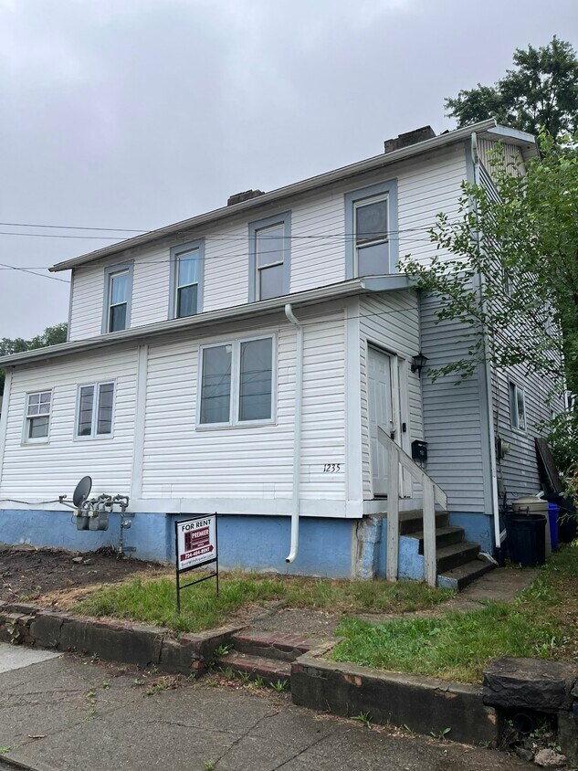 Primary Photo - 1235 6th Ave